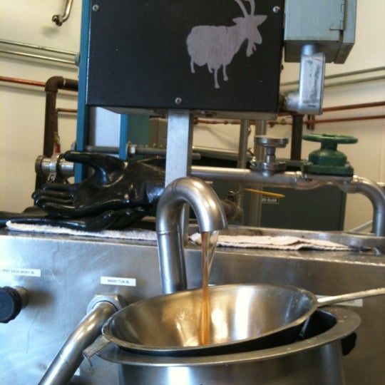 8/26/2012에 Mark M.님이 Iron Goat Brewing Co.에서 찍은 사진