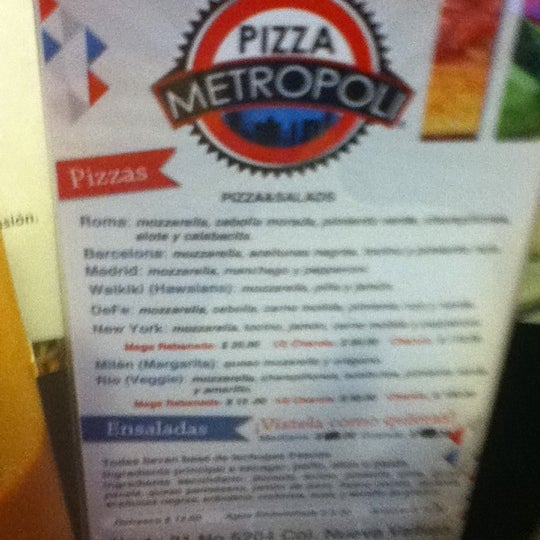 รูปภาพถ่ายที่ Pizza Metropoli โดย Pavis P. เมื่อ 6/27/2012