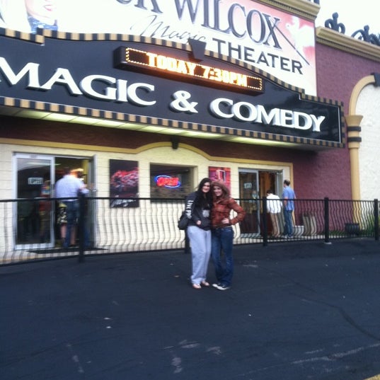 Foto tirada no(a) Rick Wilcox Magic Theater por Brent G. em 3/25/2012