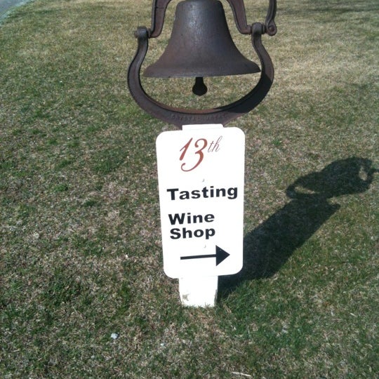 Foto diambil di 13th Street Winery oleh Lauren S. pada 3/16/2012