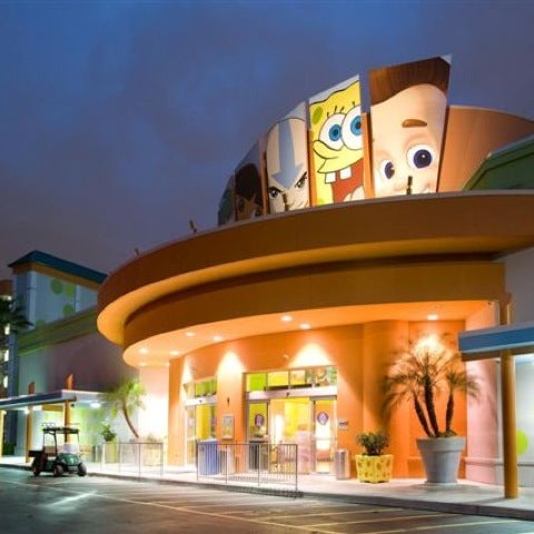 Foto tomada en Nickelodeon Suites Resort  por Bobby M. el 8/13/2011