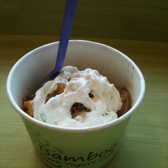 Photo taken at Bamboo Frozen Yogurt Café by Vicki C. on 8/18/2012