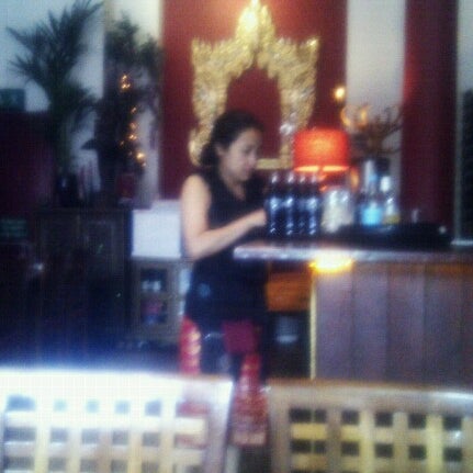 Foto diambil di Thai Thai East Restaurant oleh Jeff P. pada 6/13/2012