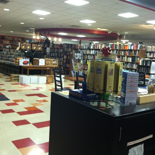 Mojo Books & Music Bookstore in Village of Tampa