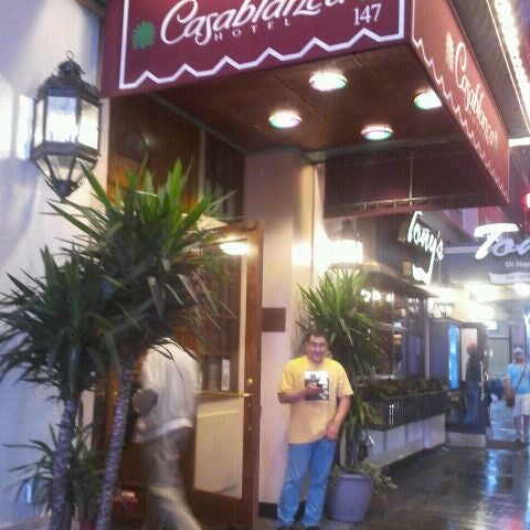 Foto tirada no(a) Casablanca Hotel por Katey N. em 8/4/2011