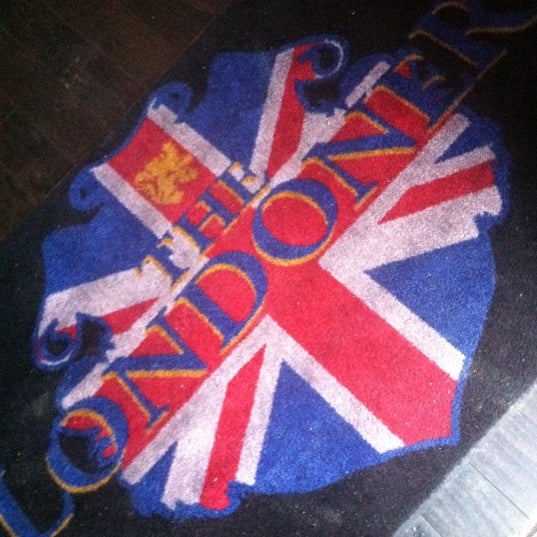 Foto diambil di Londoner Pub &amp; Grill oleh James B. pada 4/16/2012