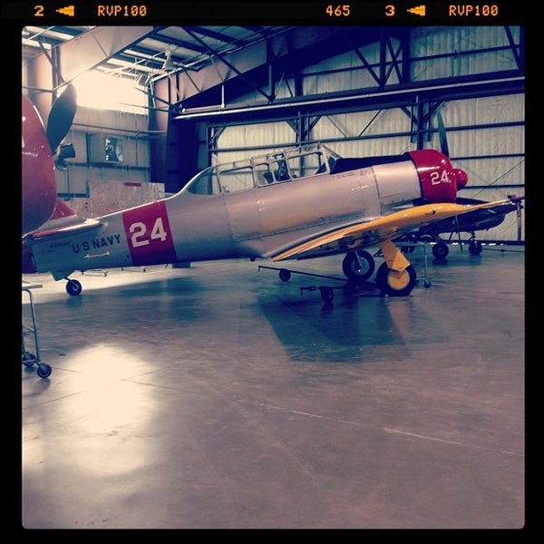 Foto tirada no(a) Commemorative Air Force Airpower Museum (CAF) por Kasey D. em 3/3/2012