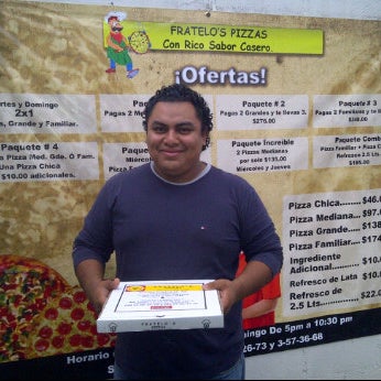 Foto diambil di Armando&#39;s Pizzas y Más oleh Armando G. pada 9/11/2011