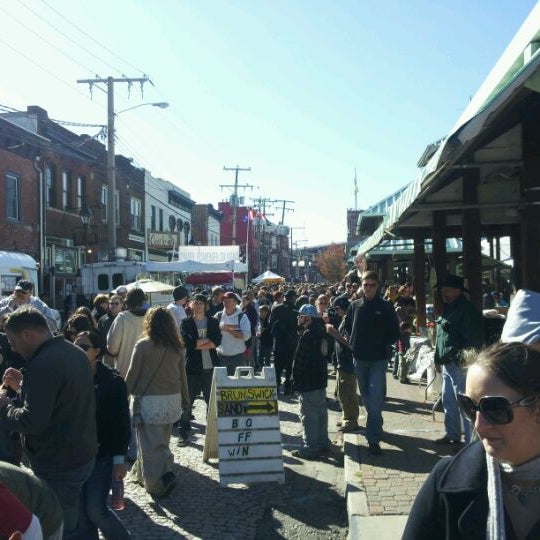 Photo taken at 17th Street Farmer&#39;s Market by Roland C. on 11/5/2011