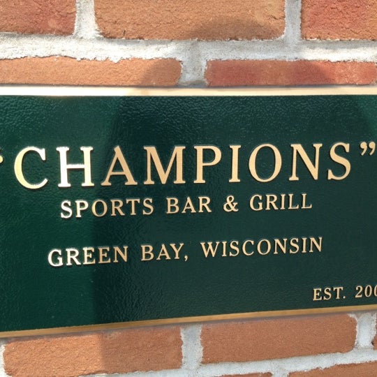 7/2/2012에 Danny C.님이 Champion&#39;s Sports Bar and Grill에서 찍은 사진