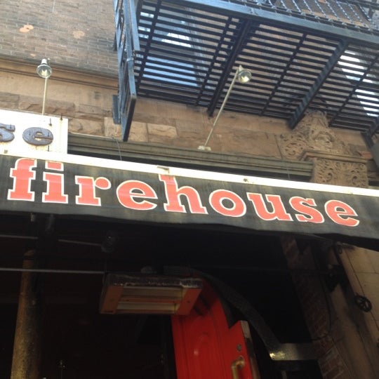 6/15/2012 tarihinde David G.ziyaretçi tarafından Firehouse Tavern'de çekilen fotoğraf