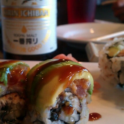 Foto tirada no(a) Sushi Bar por Eddy L. em 8/29/2012