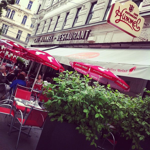 5/30/2012 tarihinde Robert-P. P.ziyaretçi tarafından Café Restaurant Hummel'de çekilen fotoğraf