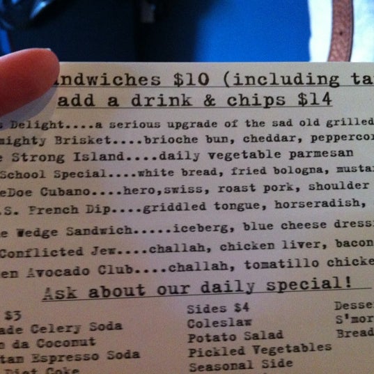 Foto tirada no(a) JoeDough Sandwich Shop por Rachel W. em 3/13/2012