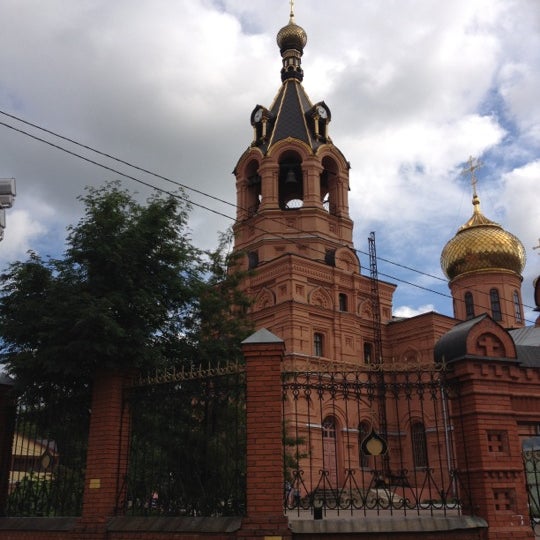 Храм Троицы Живоначальной на улице Дмитриевского