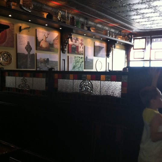 6/25/2012 tarihinde Erica D.ziyaretçi tarafından Hooligan&#39;s Pub'de çekilen fotoğraf
