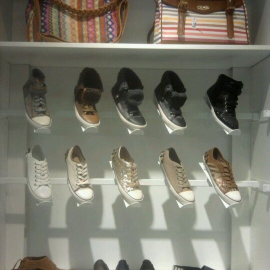 buckland mall shoe stores