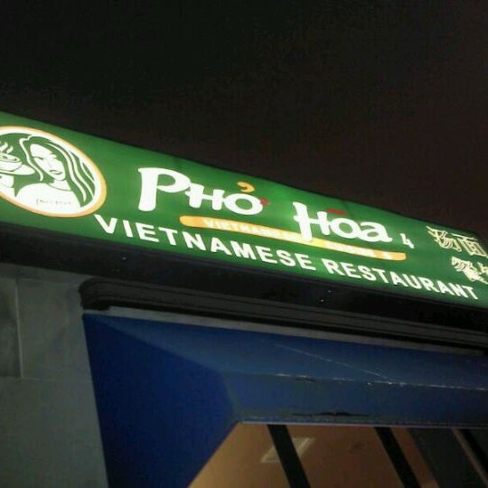 Photo taken at Pho Linh by Nikita S. on 1/21/2012