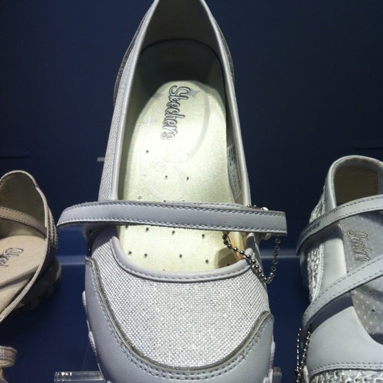 skechers fashion island