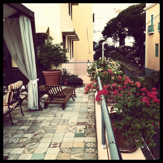 Foto tomada en Villa Herencia Hotel  por Ronald B. el 6/23/2012