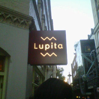 รูปภาพถ่ายที่ Lupita โดย Moof เมื่อ 9/30/2011