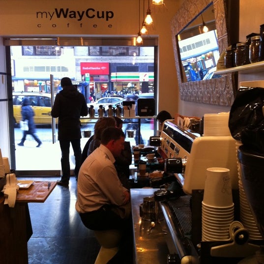 รูปภาพถ่ายที่ MyWayCup Coffee โดย Sufi K. เมื่อ 2/15/2011