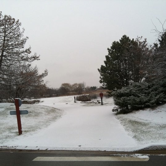 รูปภาพถ่ายที่ Ruffled Feathers Golf Course โดย Dan L. เมื่อ 12/17/2011