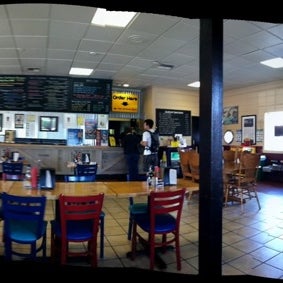Photo taken at Ballard Brothers Seafood &amp; Burgers by Flora S. on 9/8/2011