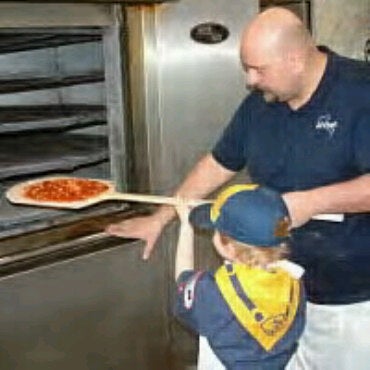 Photo taken at Joe&#39;s Pizza by Lorenzo C. on 4/11/2011