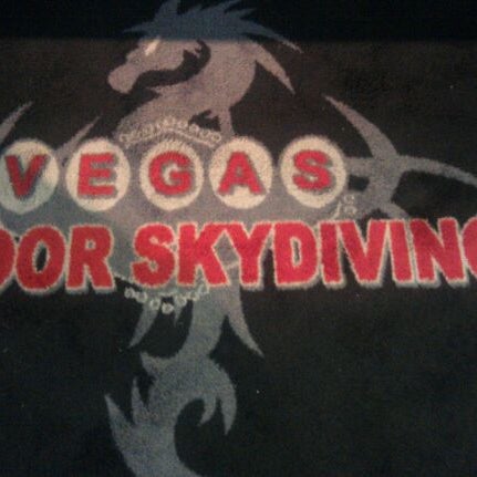 Снимок сделан в Vegas Indoor Skydiving пользователем Ted S. 9/10/2011