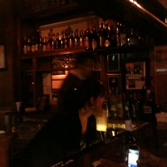 10/10/2011にDevany M.がCharlie Brown&#39;s Bar &amp; Grillで撮った写真