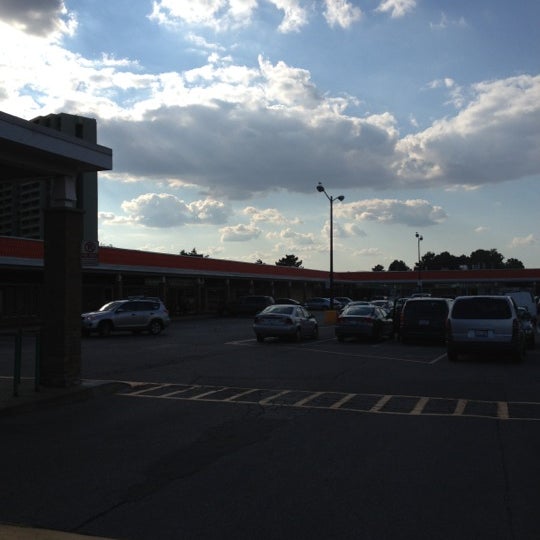 Applewood Hills Plaza Shopping Mall