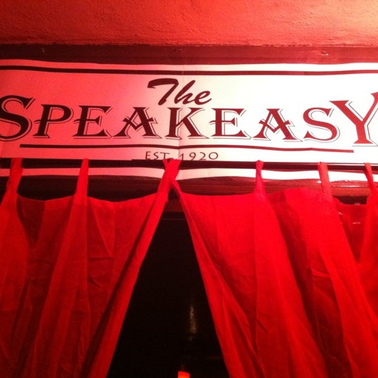 Photo prise au The Speakeasy par Arturo R. le2/18/2012