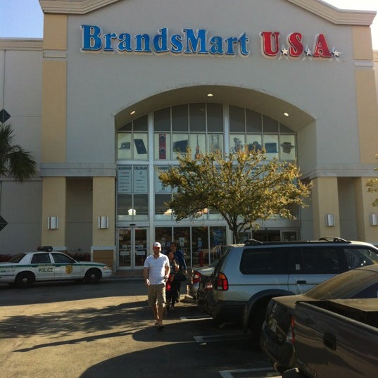 Fotos en BrandsMart USA Miami, FL