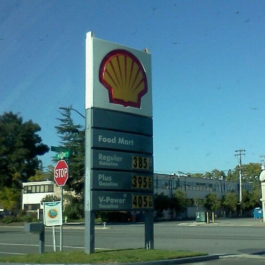 Shell Gas Station in Redwood City