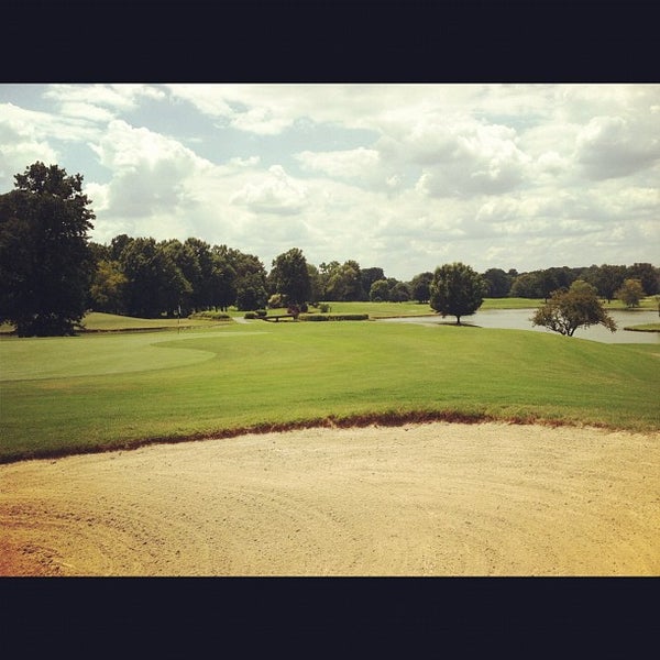 Foto tomada en Hermitage Golf Course  por Rachel B. el 6/18/2012