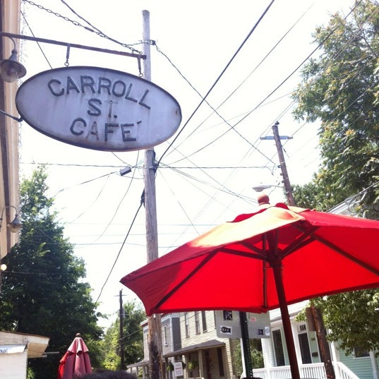Foto tomada en Carroll Street Cafe  por Jen M. el 6/16/2012