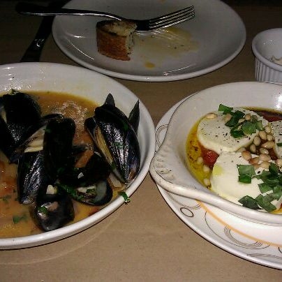 Foto diambil di Isa Restaurant oleh Ann L. pada 1/29/2012