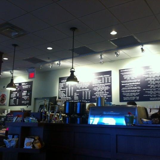 Foto tomada en Greenberry&#39;s Cafe  por Paul K. el 2/11/2012