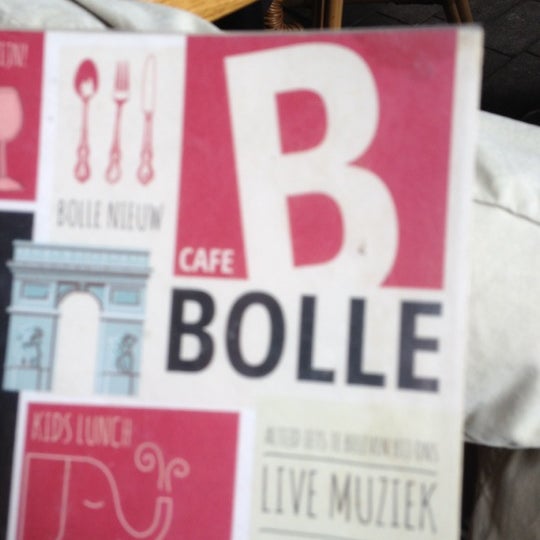 รูปภาพถ่ายที่ Café Bolle โดย Bart J. เมื่อ 7/9/2012