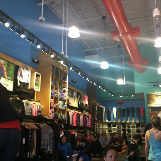 lululemon athletica - Clothing Store