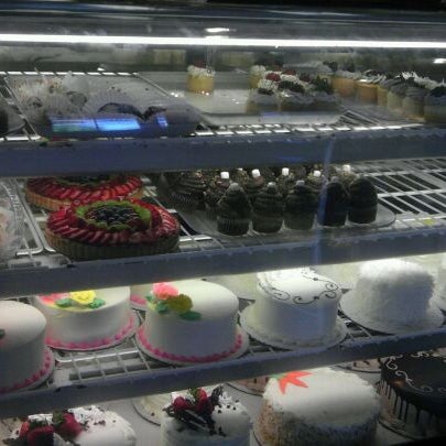 8/23/2011 tarihinde Sugaplum W.ziyaretçi tarafından Cakes for Occasions'de çekilen fotoğraf