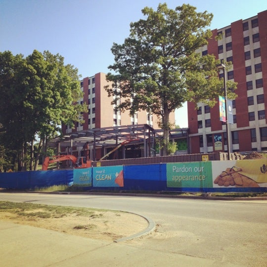 McMahon Residence Halls Üniversite Yurdu