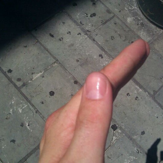 7/5/2011에 Luke T.님이 Elegant Nails &amp; Spa에서 찍은 사진