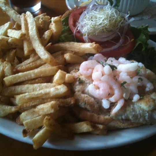 The Rock Cod Burger is boring. Barely any cream cheese and the grilled cod and shrimp had no taste.