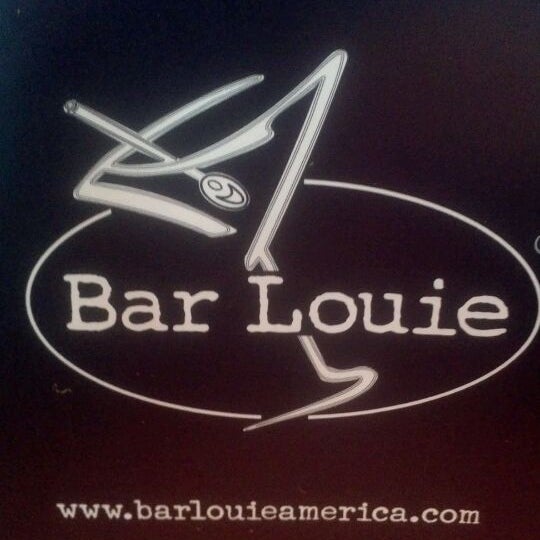 Foto diambil di Bar Louie oleh Kathy C. pada 4/27/2012