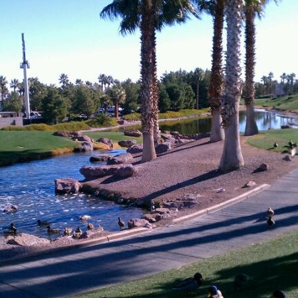 รูปภาพถ่ายที่ Rhodes Ranch Golf Club โดย Gabriela เมื่อ 2/3/2012