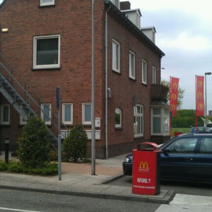 รูปภาพถ่ายที่ McDonald&#39;s โดย William K. เมื่อ 5/8/2012