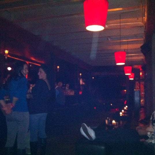 รูปภาพถ่ายที่ Wish Bar &amp; Lounge โดย Erin S. เมื่อ 1/4/2012