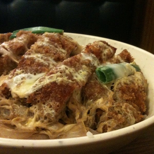 Das Foto wurde bei Dana&#39;s Restaurant, Catering &amp; Asian Grocery von Electric B. am 2/5/2012 aufgenommen